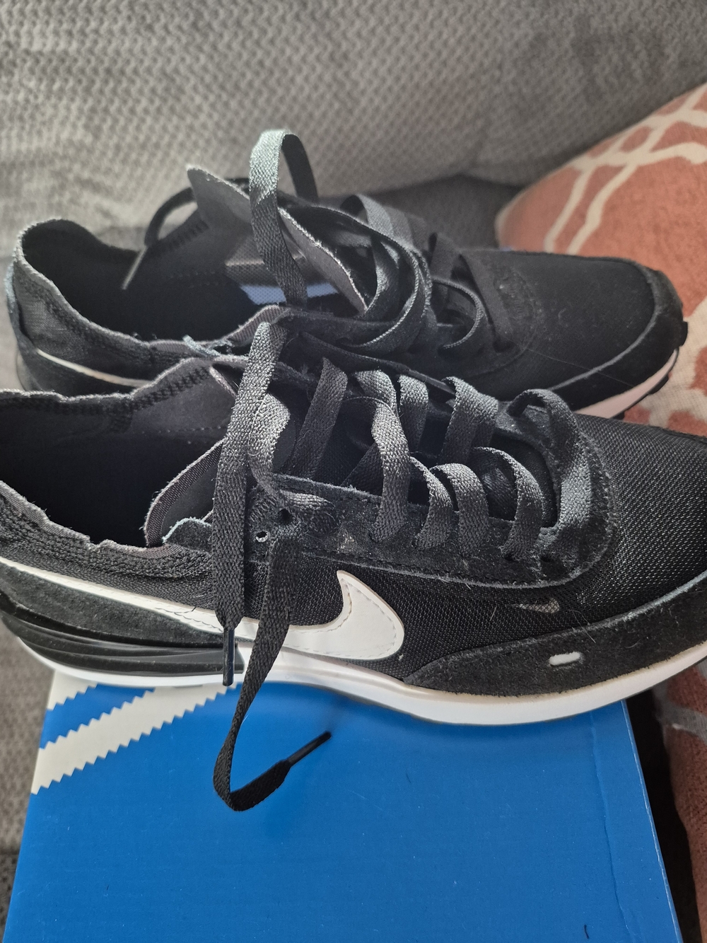 Nike Black and White Men’s Low-Top Sneakers
